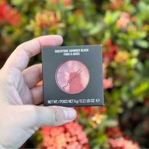 BNIB MAC Cosmetics Sheertone Shimmer Blush • Peachykeen